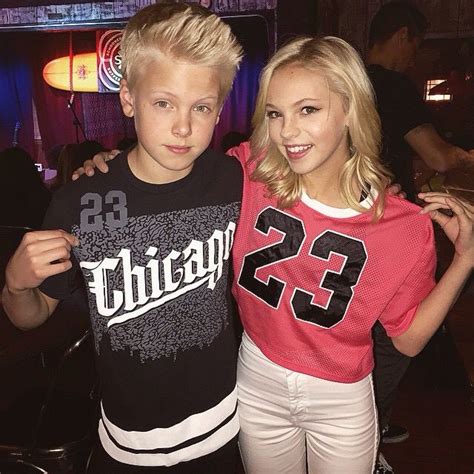 Jordyn Jones kisses boyfriend Carson Lueders. Know more about dating life.