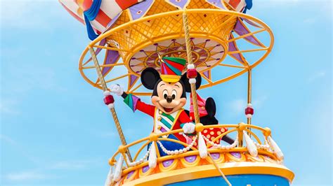 Where Can You Meet Mickey and Minnie Mouse at Disney World? - The Family Vacation Guide