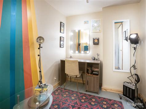 Music Row Photo Studio with Retro Vibes | Rent this location on Giggster