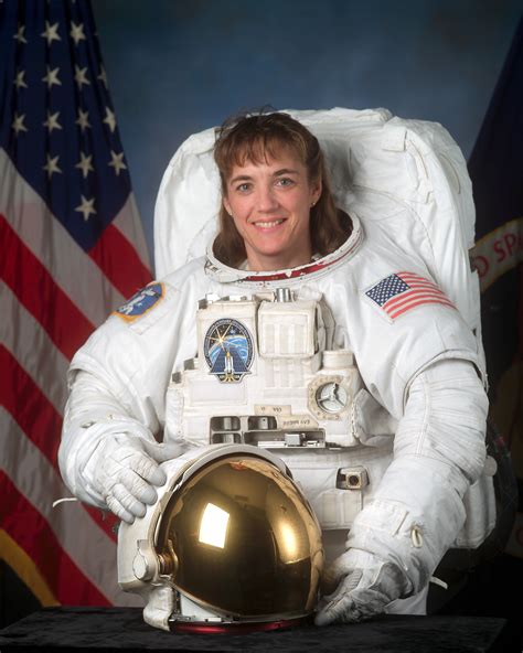File:Heidemarie Stefanyshyn-Piper in white space suit.jpg - Wikipedia
