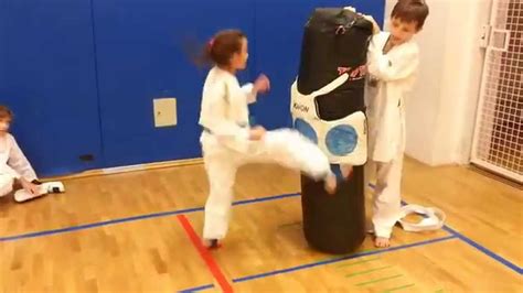 TaeKwonDo Speed Kicking Drill - YouTube