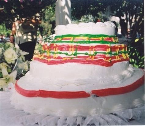 The 18 Worst Wedding Cake Fails Ever Made Are Straight Out From A Bride's Nightmare, Especially #6!