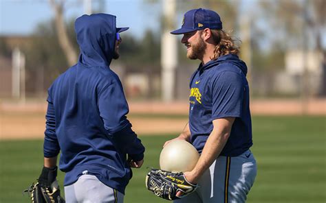 Brewers players to spring training at American Family Fields with old ...