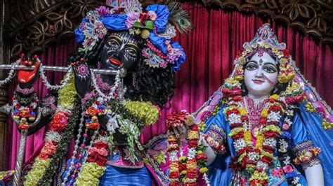 Mayapur Deity Darshan (March 17, 2019) - YouTube