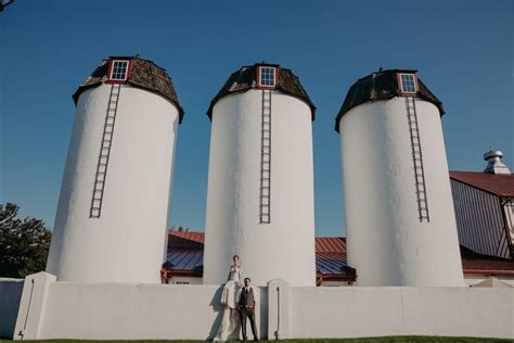 Wedding Venue Review: Normandy Farm Hotel in Blue Bell, PA