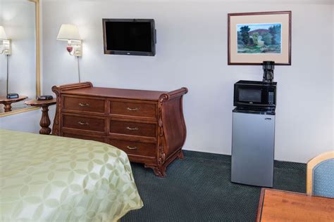 Days Inn by Wyndham Ontario Airport | Ontario, CA Hotels