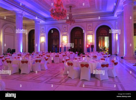 Luxurious interior of Romanian parliament Stock Photo - Alamy