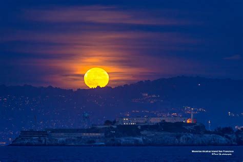 30 Breathtaking Examples of Night Sky Photography | Night sky photography, Alcatraz island, San ...