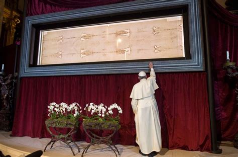 Extraordinary public display of Turin Shroud in 2020 - Vatican News