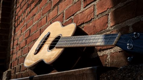 10 Easy Baritone Ukulele Songs - Musician Authority