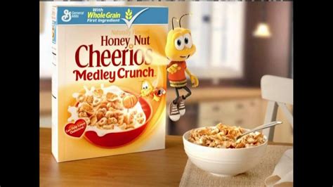 Honey Nut Cheerios Medley Crunch TV Spot, 'Clusters, Flakes and O's' - iSpot.tv