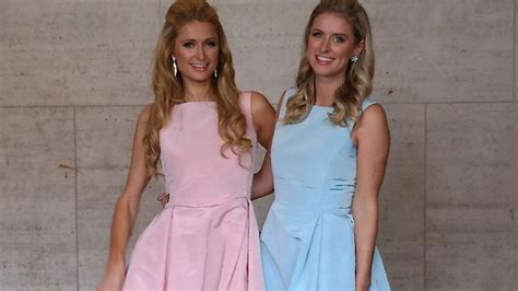 Paris and Nikki Hilton Dressed Like Twins at Fashion Week | Glamour