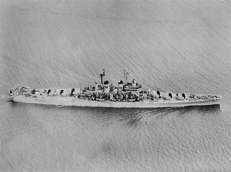 USS_Roanoke_(CL-145)_underway_in_January_1950.jpg (2924×2183) | Naval history, Roanoke, Warship