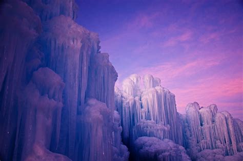 Cool Experience: Ice Castles Offer Visitors Surreal Wonderland Photos ...