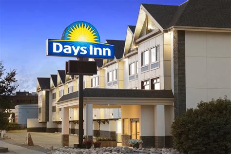 Days Inn by Wyndham Calgary Northwest | Calgary, AB Hotels