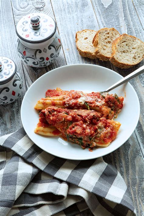 Chicken, Spinach, & Ricotta Cheese Manicotti | Italian Food Forever