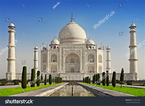 Taj Mahal In Sunrise Light, Agra, India Stock Photo 107261249 ...