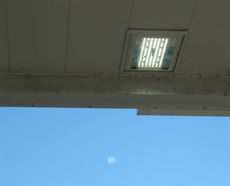 7-11 Overhead LED Lighting | This light fixture is in the co… | Flickr
