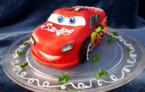 Suzy Homefaker: Lightning McQueen Cake Disney Cars