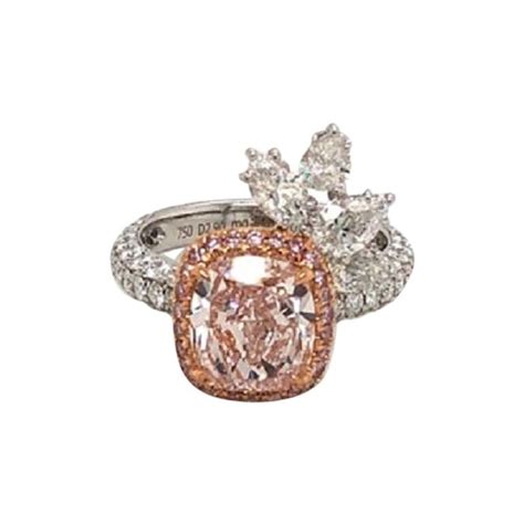 2.90 Carat Fancy Light Pink Cushion Cut Diamond Ring in Platinum GIA VS2 For Sale at 1stDibs