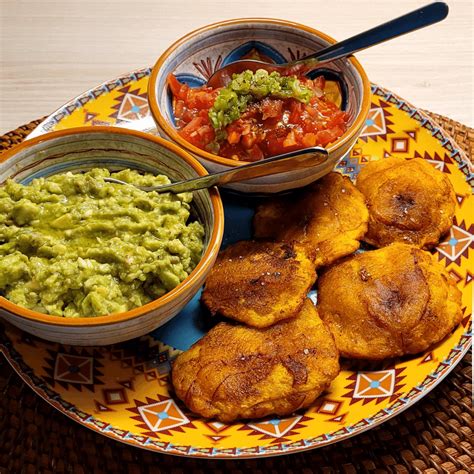 Colombian Patacones with Guacamole and “Ahogao” – Joy and Meal