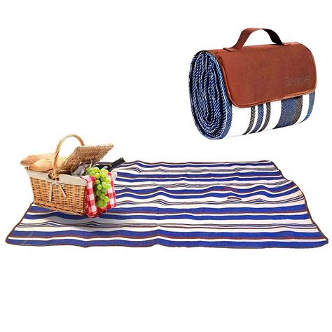 This Sand-Proof Picnic Blanket Is Perfect for Summer Beach Trips