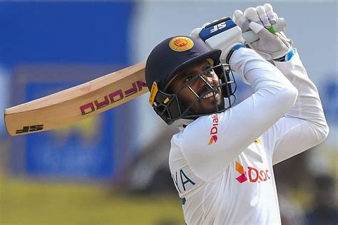 Dhananjaya de Silva goes over the top | ESPNcricinfo.com