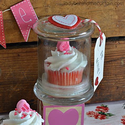 Valentine's Day Cupcake Party Favor