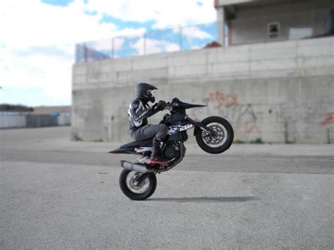 SUPER MOTO WHEELIE | Supermoto, Dual sport motorcycle, Cool bikes