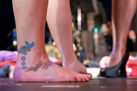 Foot Tattoo Red Nail Polish Super Happy Funtime Holiday Sh… | Flickr