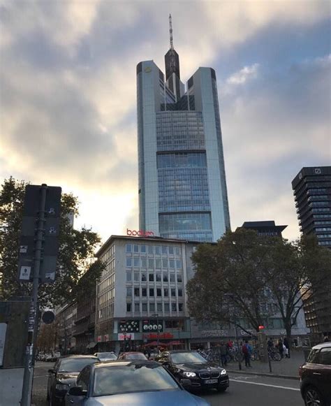 【携程攻略】法兰克福德国商业银行景点,法兰克福的标志建筑，作为国际大都市，也是欧洲金融中心，这里有摩天…