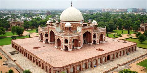 Humayun's Tomb: A Masterpiece of the Mughal Era - Farhat Afzal