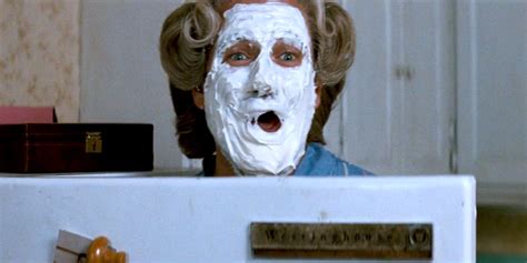 Robin Williams Did 18 Takes of Cake Face Scene in 'Mrs. Doubtfire ...