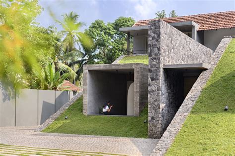 Gallery of The Hidden House / Aslam Sham Architects - 8