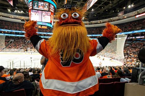 Flyers’ wild-eyed mascot Gritty proves popular in San Jose