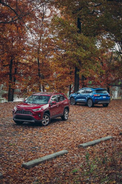 View Ford Escape Hybrid vs. Toyota RAV4 Hybrid Photos