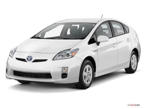 2010 Toyota Prius Review, Pricing, & Pictures | U.S. News