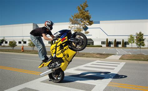 Bike Stunt Hd Wallpaper - Street Bike Stunts (#1733742) - HD Wallpaper ...