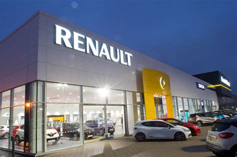 Arnold Clark opens Renault UK's biggest dealership at new 90,000sq-ft HQ | Car Dealer News