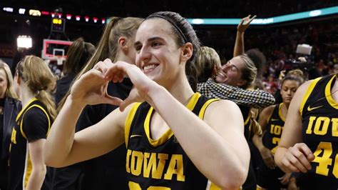 Iowa's Caitlin Clark casually reflects on breaking 3,000 career points ...