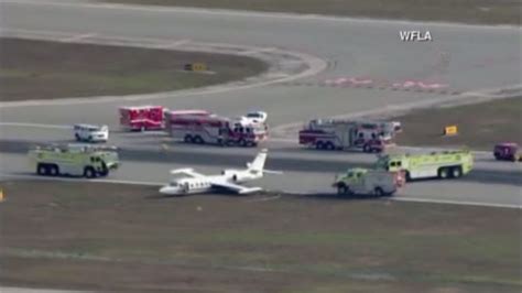 Small plane makes emergency landing in Sarasota – WSVN 7News | Miami ...