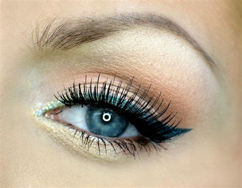 Colorful Eye Makeup Ideas for Spring - Pretty Designs