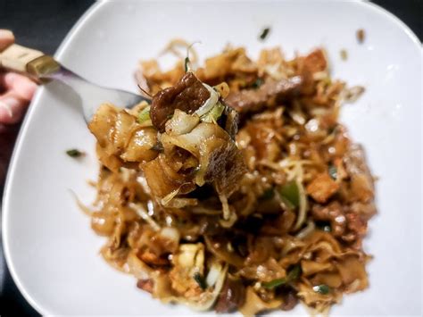 Simple Stay-Home Recipes: Stir-Fried Beef Kway Teow