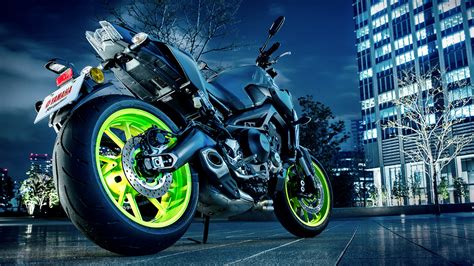 Yamaha MT-09 2017 STD Bike Photos - Overdrive