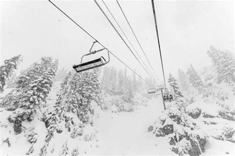 NOAA: "10 to 17 Inches of Snow for Mt. Baker Ski Area" Today - SnowBrains