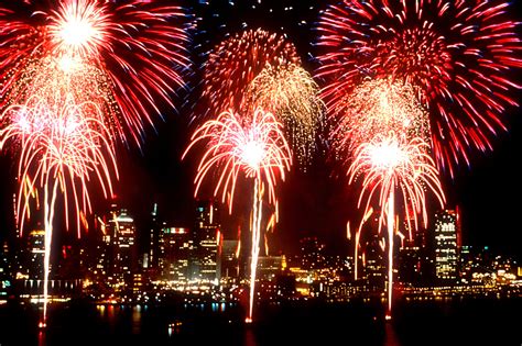 Fireworks exploding in the night sky in Windsor, Ontario image - Free stock photo - Public ...