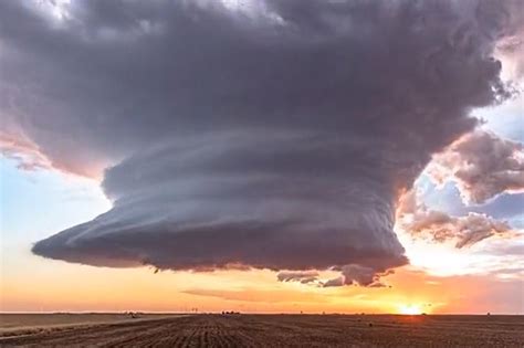 Watch Texas Clouds Attempt E5 Supercell Tornado Formation