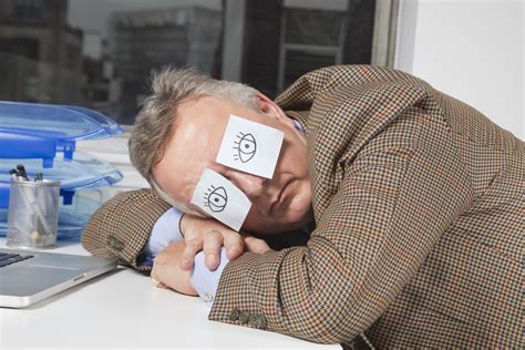 6 Ways to nap at work and get away with it – SheKnows