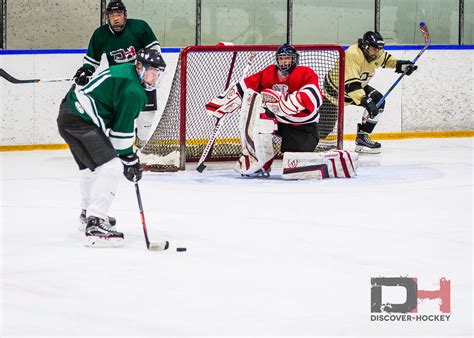 adult-beginner-ice-hockey-learn-to-play-skating-lessons-calgary-2 | Discover Hockey