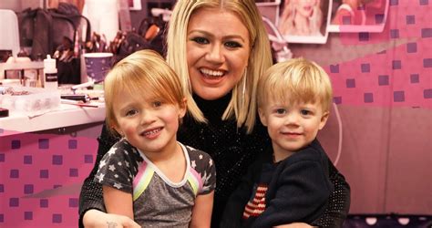 Kelly Clarkson Said Her Kid Has Trick To Get Out Of Virtual School